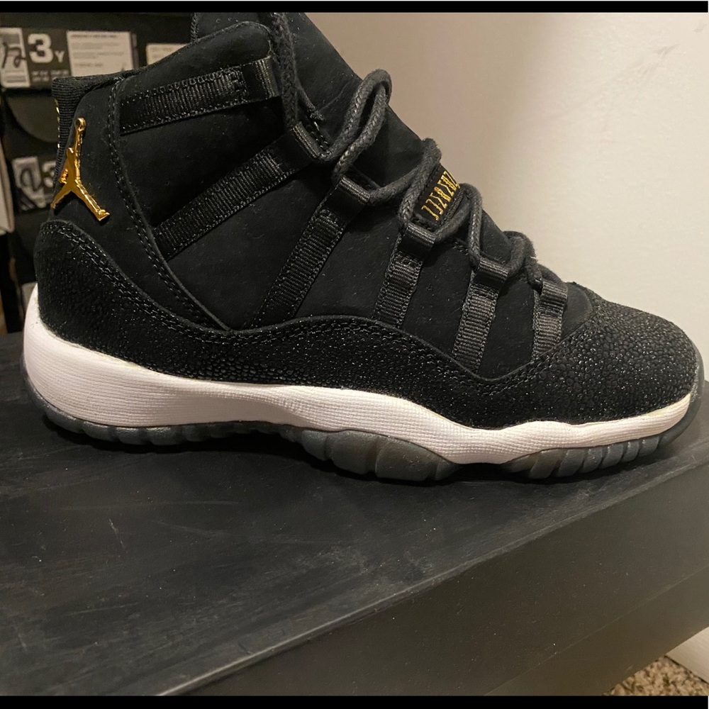 Jordan Retro 11-Womens Special Edition